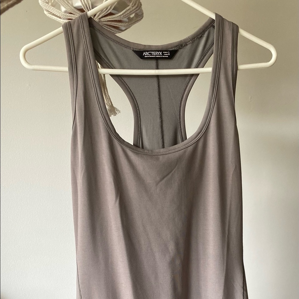 Womens large Arc’teryx dress, light grey color.